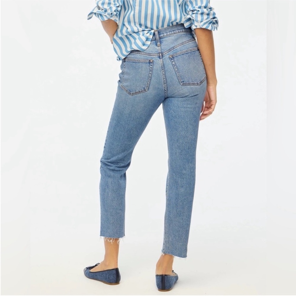 J. Crew Essential Straight-Leg Medium Wash Mid-High Rise Jeans Women’s 27 - Picture 2 of 11